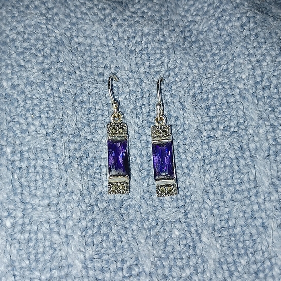 925 Silver and Amethyst set of Earrings ~ Beautiful & Great for gifting!! - Picture 1 of 3